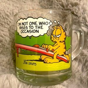 Vintage Collectible Garfield Glass Mug Seesaw Image McDonald's 1978-1980